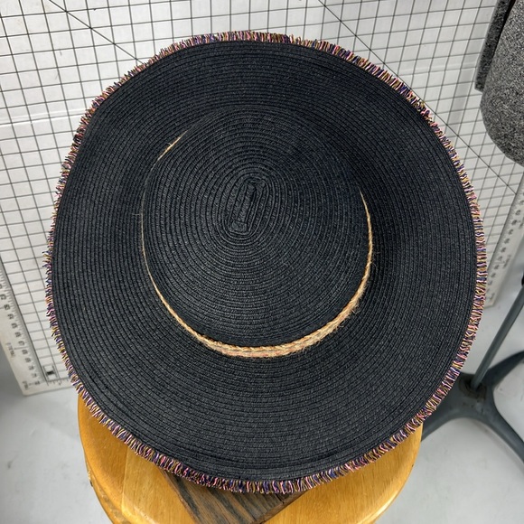 CC exclusives paper polyester blend summer beach chat - Picture 3 of 11